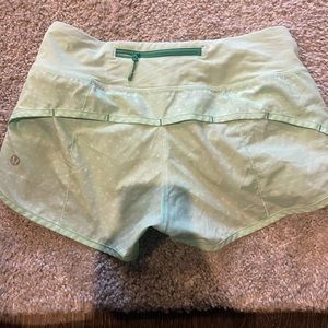 lulu shorts !!!